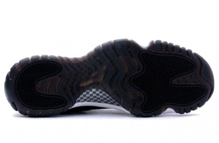 Air Jordan 11 Retro Low IE Bred
