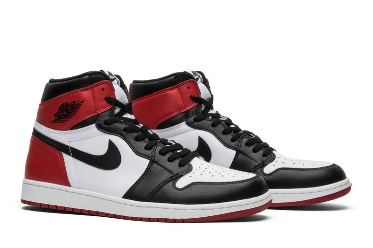 Air Jordan 1 Retro Black Toe (2016)
