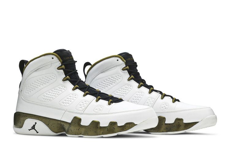 Air Jordan 9 Retro Statue