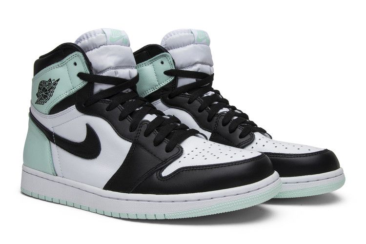 Air Jordan 1 Retro High Igloo
