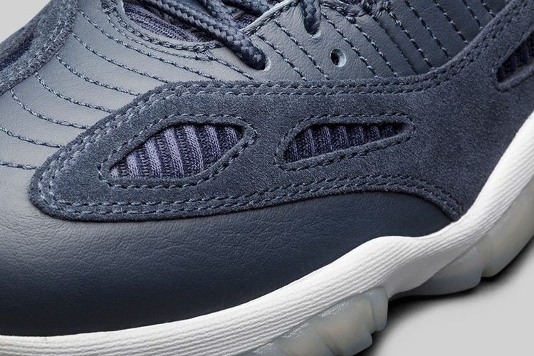 Air Jordan 11 Retro Low IE Obsidian