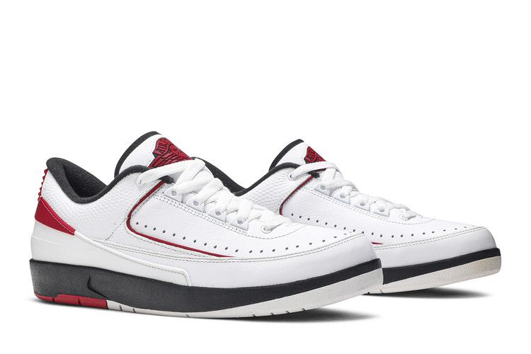 Air Jordan 2 Retro Low Chicago (2016)