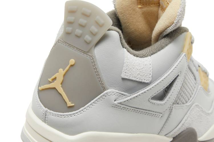 Air Jordan 4 Retro SE Craft Photon Dust