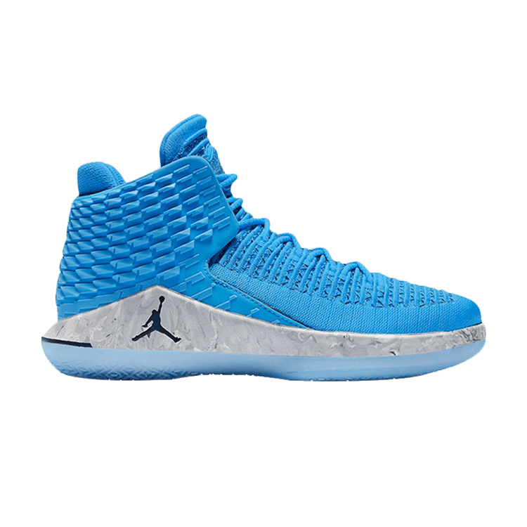 Air Jordan XXXII UNC