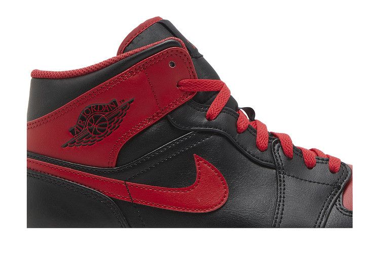 Air Jordan 1 Mid Alternate Bred (2022)