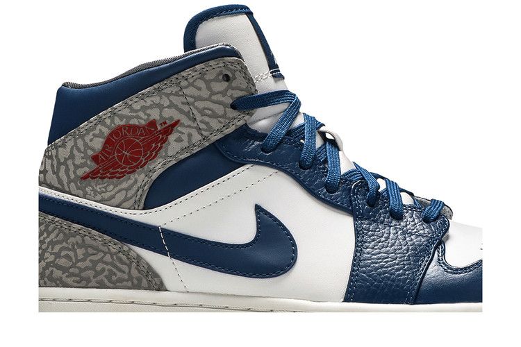 Air Jordan 1 Retro Mid True Blue