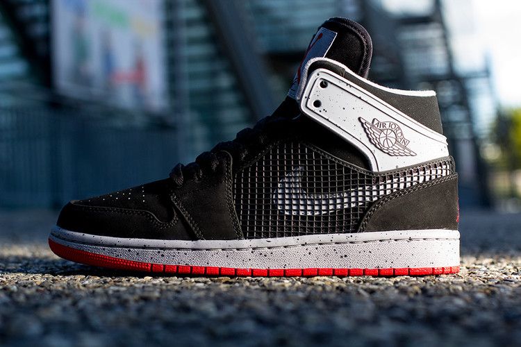 Air Jordan 1 Retro 89 Black Cement