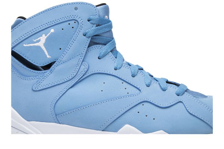 Air Jordan 7 Retro Pantone
