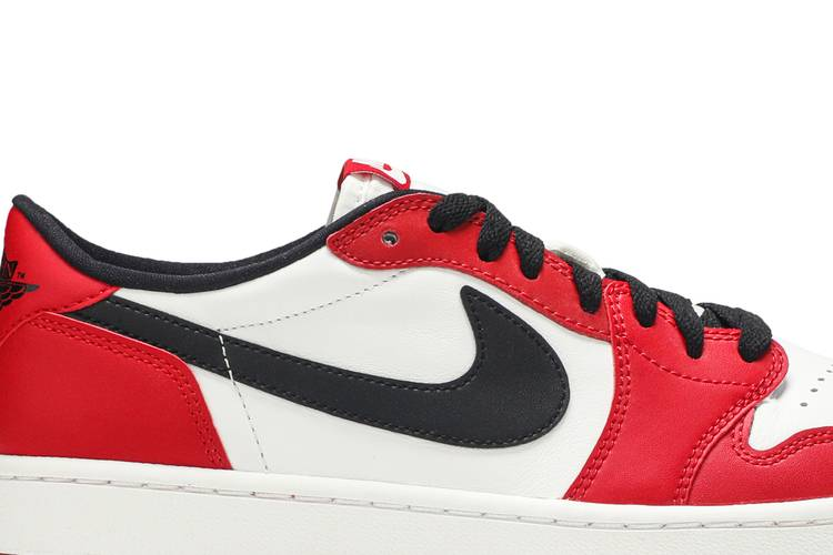 Air Jordan 1 Retro Low Chicago (2016)