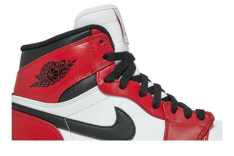 Air Jordan 1 Retro Chicago (2013)