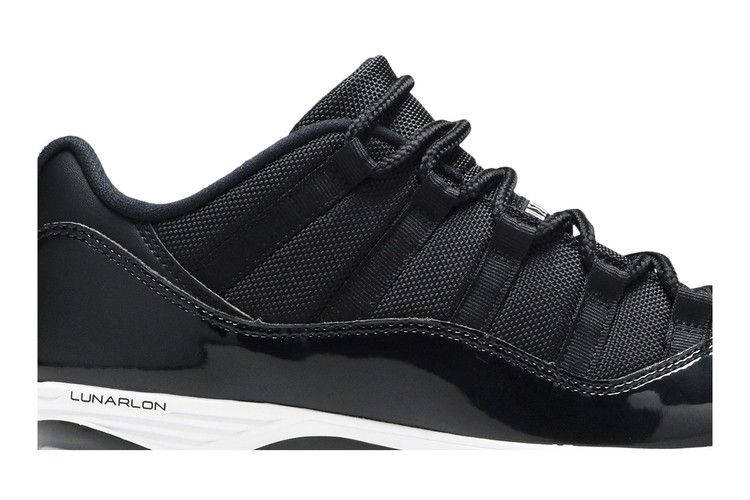 Air Jordan 11 Retro Low Cleat Black