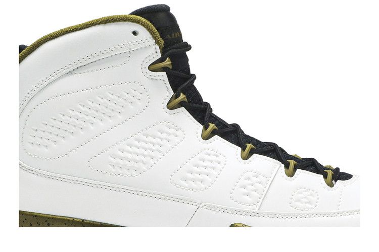 Air Jordan 9 Retro Statue
