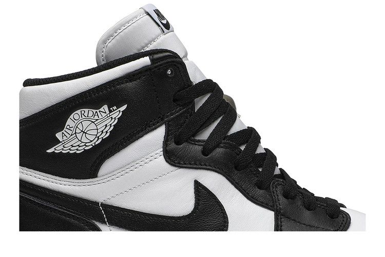 Air Jordan 1 Retro Black White (2014)