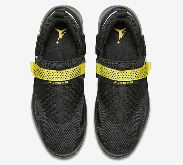 Air Jordan Trunner LX Thunder