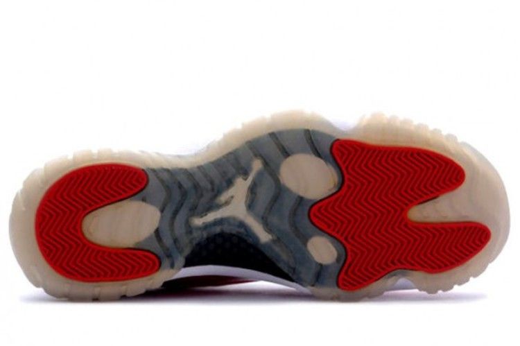 Air Jordan 11 Retro Low Cherry (2001)