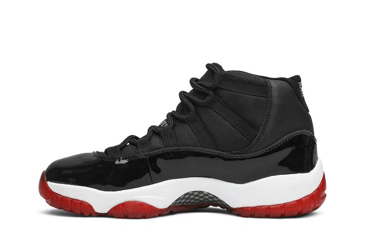 Air Jordan 11 Retro Playoffs (2001)