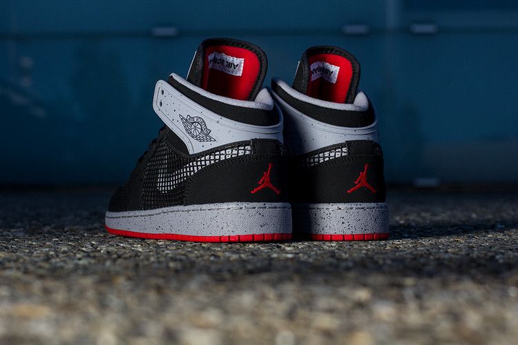 Air Jordan 1 Retro 89 Black Cement