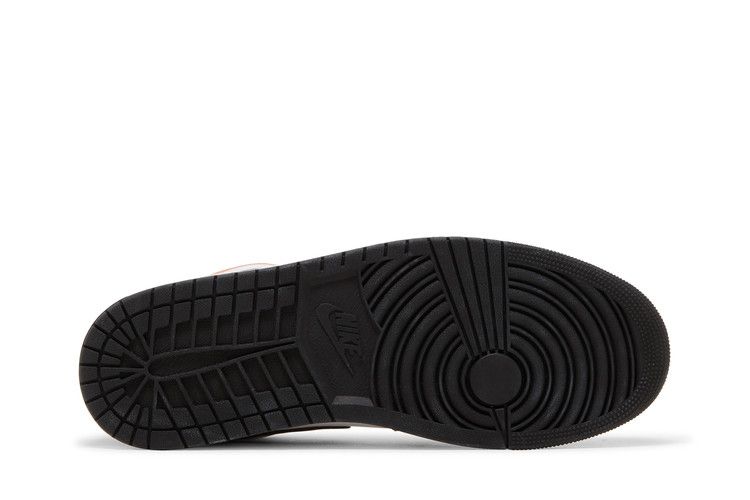 Air Jordan 1 Low SE Flight Club