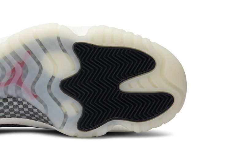 Air Jordan 11 Retro Low Snake Light Bone