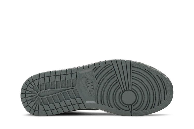 Air Jordan 1 High FlyEase Light Smoke Grey