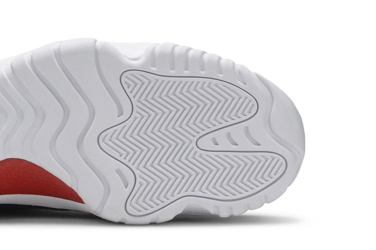 Air Jordan Future Low Black Red White
