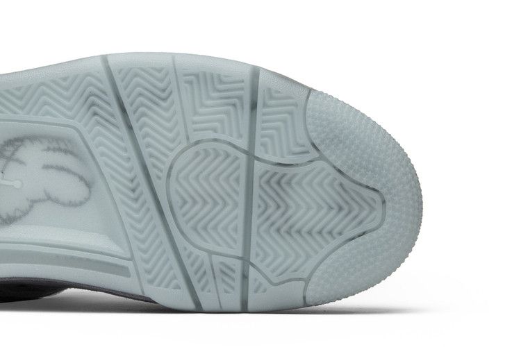 Air Jordan 4 Retro Kaws
