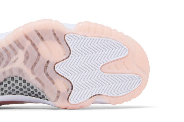 Air Wmns Air Jordan 11 Retro Low 'Legend Pink'
