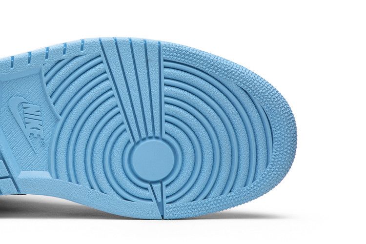 Air Jordan 1 Retro High UNC Patent (Women's)