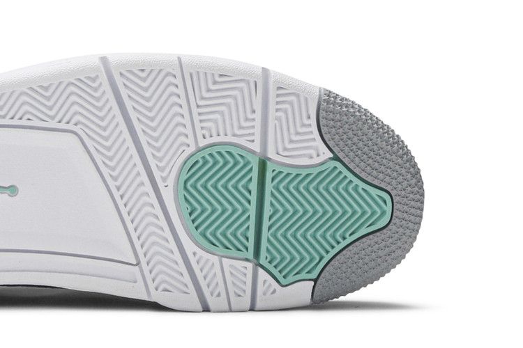 Air Jordan Son Of Mars Low Wolf Grey
