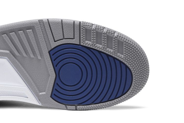 Air Jordan 3 Retro Varsity Royal Cement
