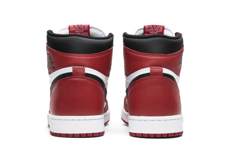 Air Jordan 1 Retro Chicago (2015)