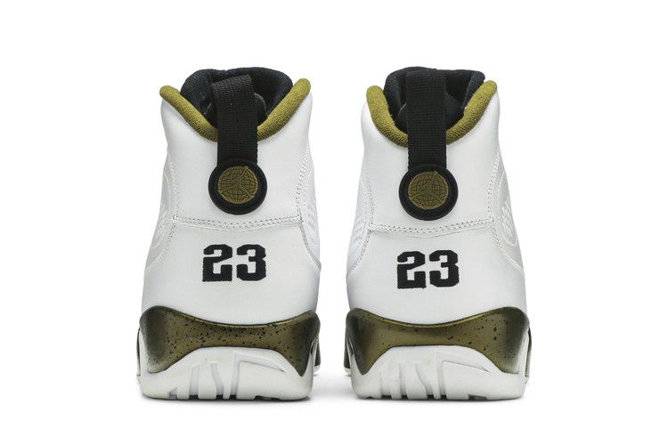 Air Jordan 9 Retro Statue