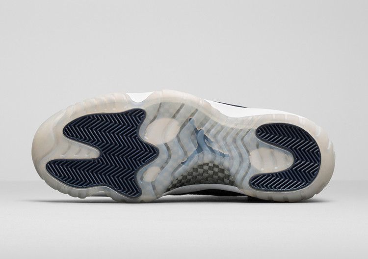 Air Jordan 11 Retro Low IE Obsidian