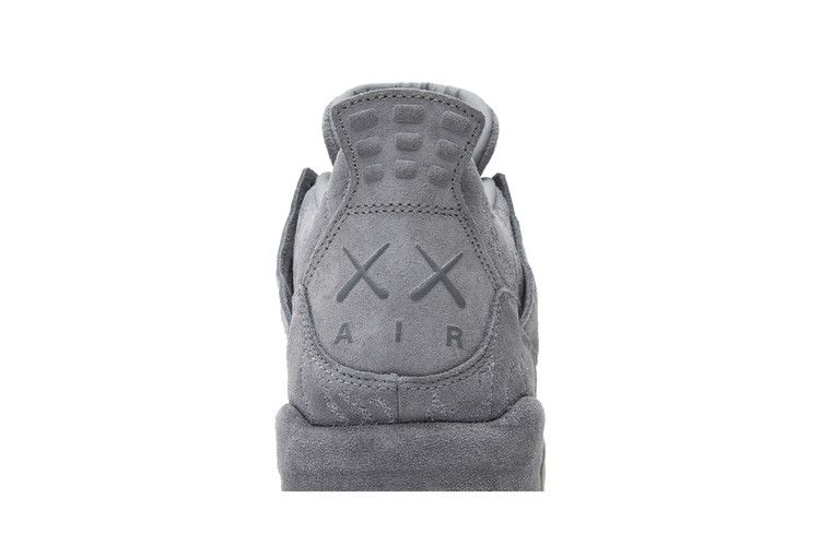 Air Jordan 4 Retro Kaws