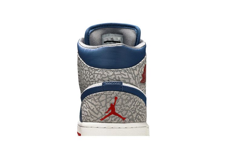 Air Jordan 1 Retro Mid True Blue