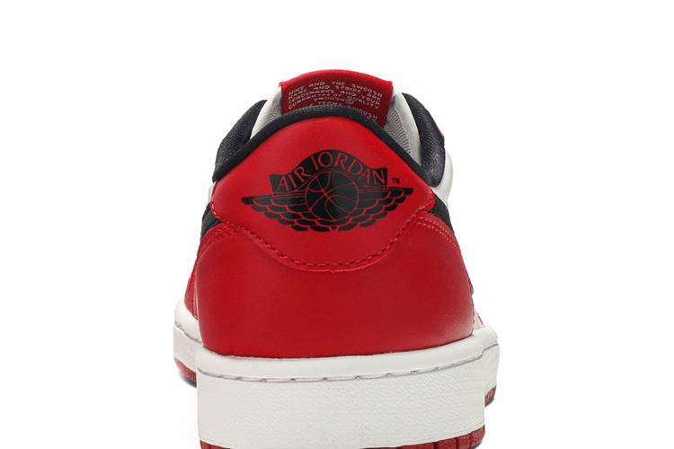 Air Jordan 1 Retro Low Chicago (2016)