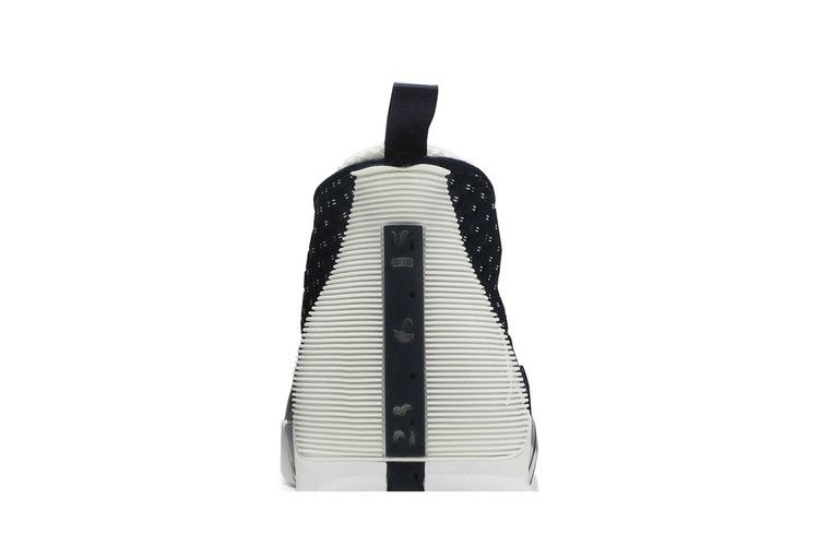 Air Jordan 15 Retro Obsidian