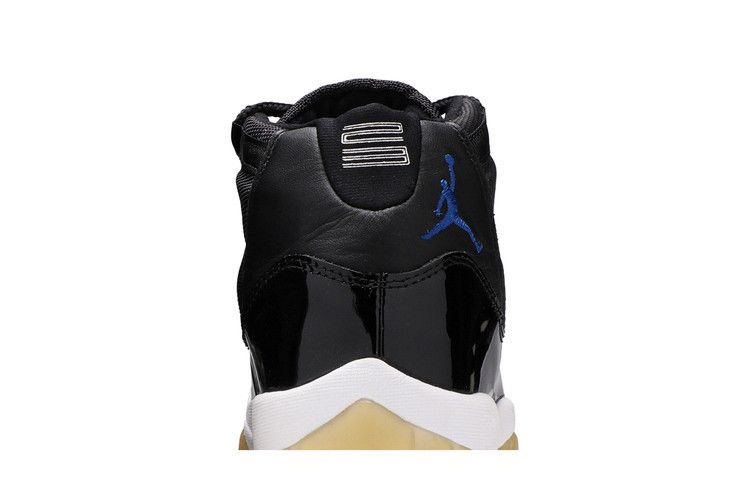 Air Jordan 11 Retro Space Jam (2000)