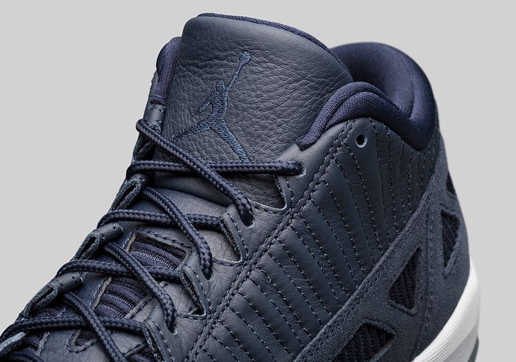 Air Jordan 11 Retro Low IE Obsidian