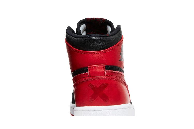 Air Jordan 1 Retro Banned (B-Grade) (2011)