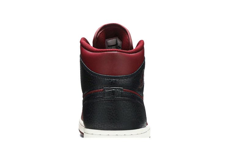 Air Jordan 1 Retro Mid Team Red Black