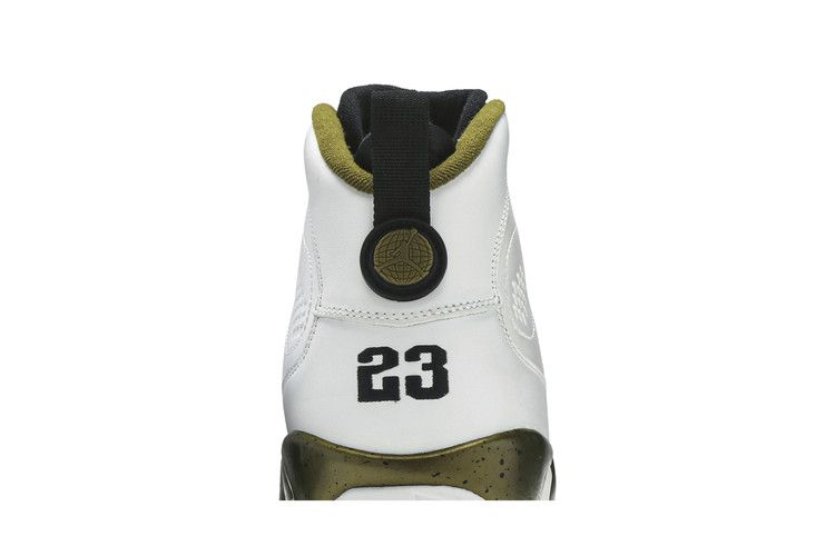 Air Jordan 9 Retro Statue