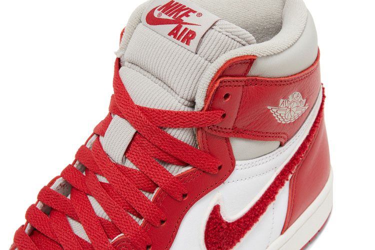 Air Jordan 1 Retro High OG Varsity Red (Women's)