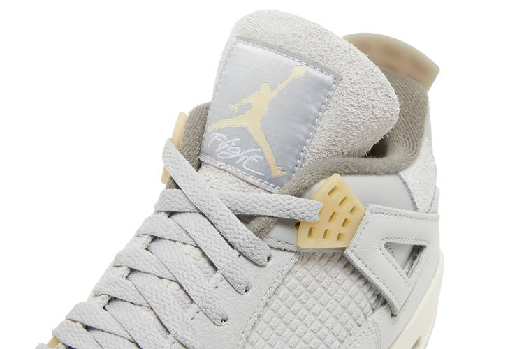 Air Jordan 4 Retro SE Craft Photon Dust
