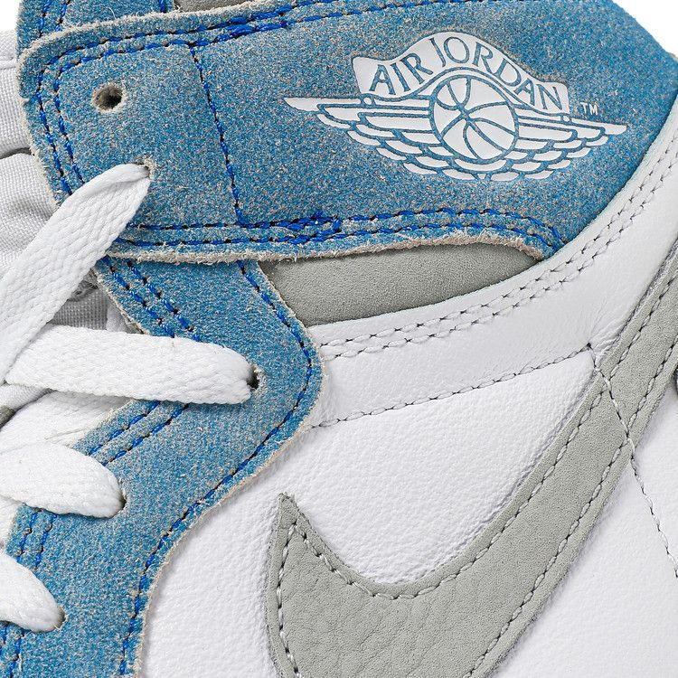 Air Jordan 1 Retro High Hyper Royal Smoke Grey