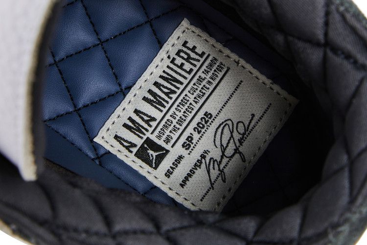 Air Jordan 3 Retro OG SP A Ma Maniére Diffused Blue