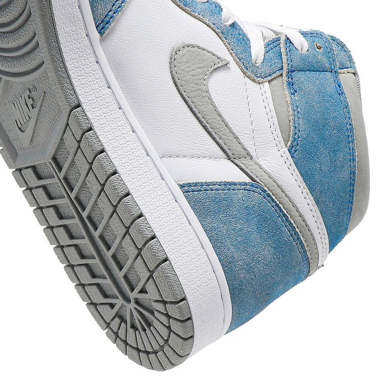 Air Jordan 1 Retro High Hyper Royal Smoke Grey